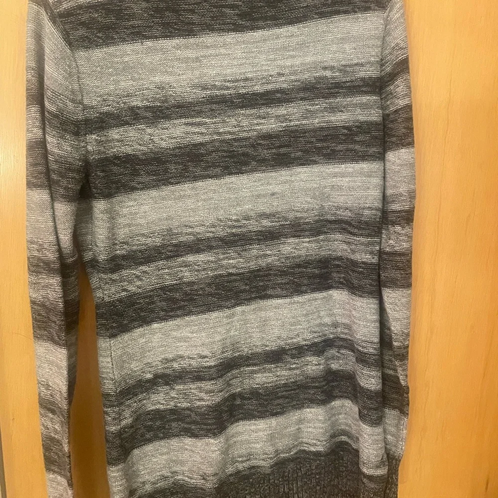 Ladies Roxy button up sweater - Picture 5 of 6